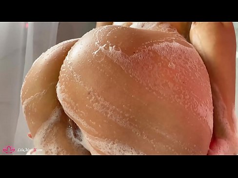 ❤️ Brünette masturbiert Muschi mit Vibrator zu intensivem Orgasmus in der Dusche ❤❌ Anal video bei uns ☑
